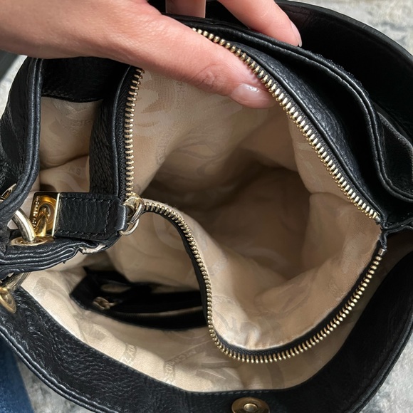 MK purse - Picture 9 of 9